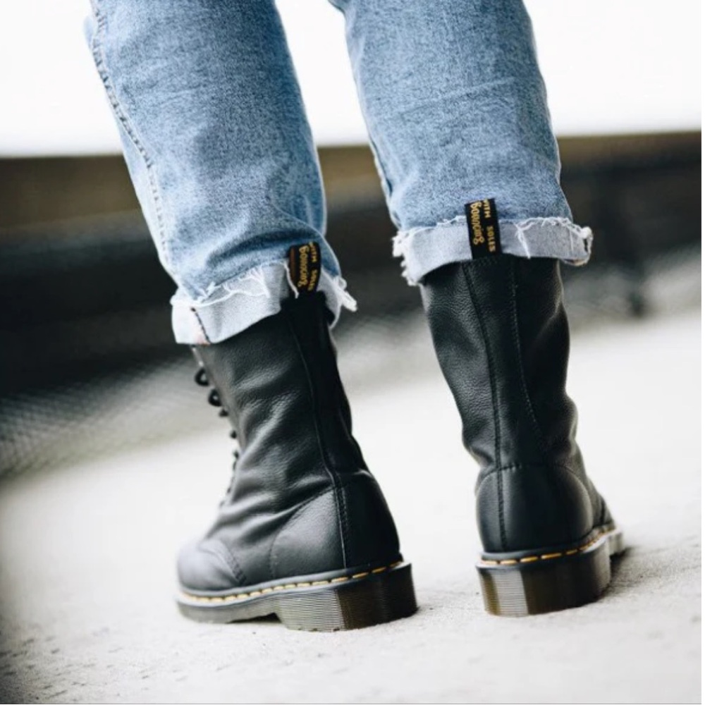 Dr. Martens 1490 VIRGINIA LEATHER MID CALF BOOTS - Picture 3 of 16